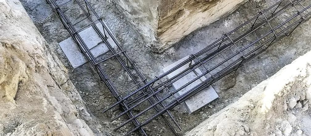 Jak prawidłowo rozmieścić strzemiona w fundamentach budynku - optymalna odległość