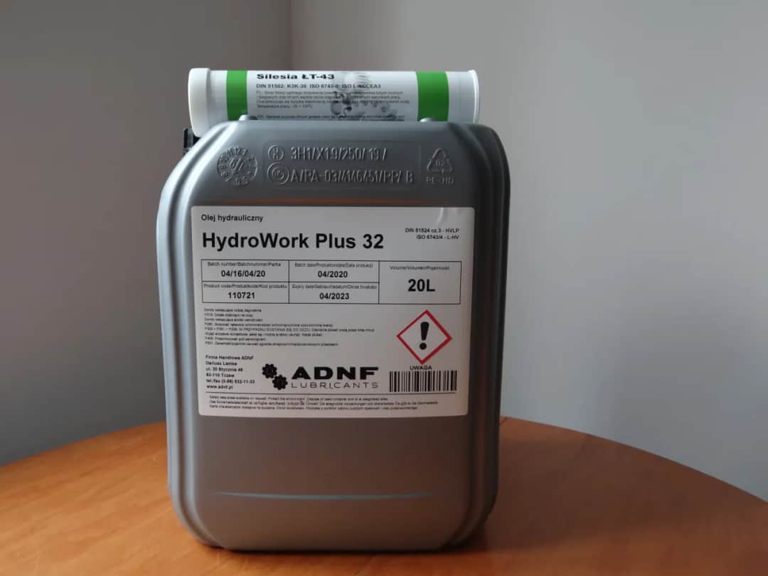 Jak wybrać odpowiedni olej hydrauliczny do koparki, aby uniknąć awarii