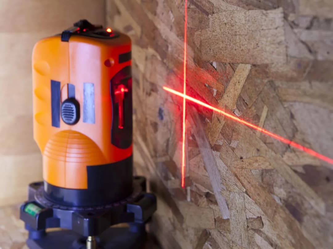 Jak działa poziomica laserowa - zrozum mechanizmy i zastosowania