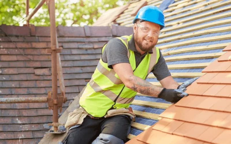 Dekarz: Kim jest i co robi? Pełny przewodnik po zawodzie