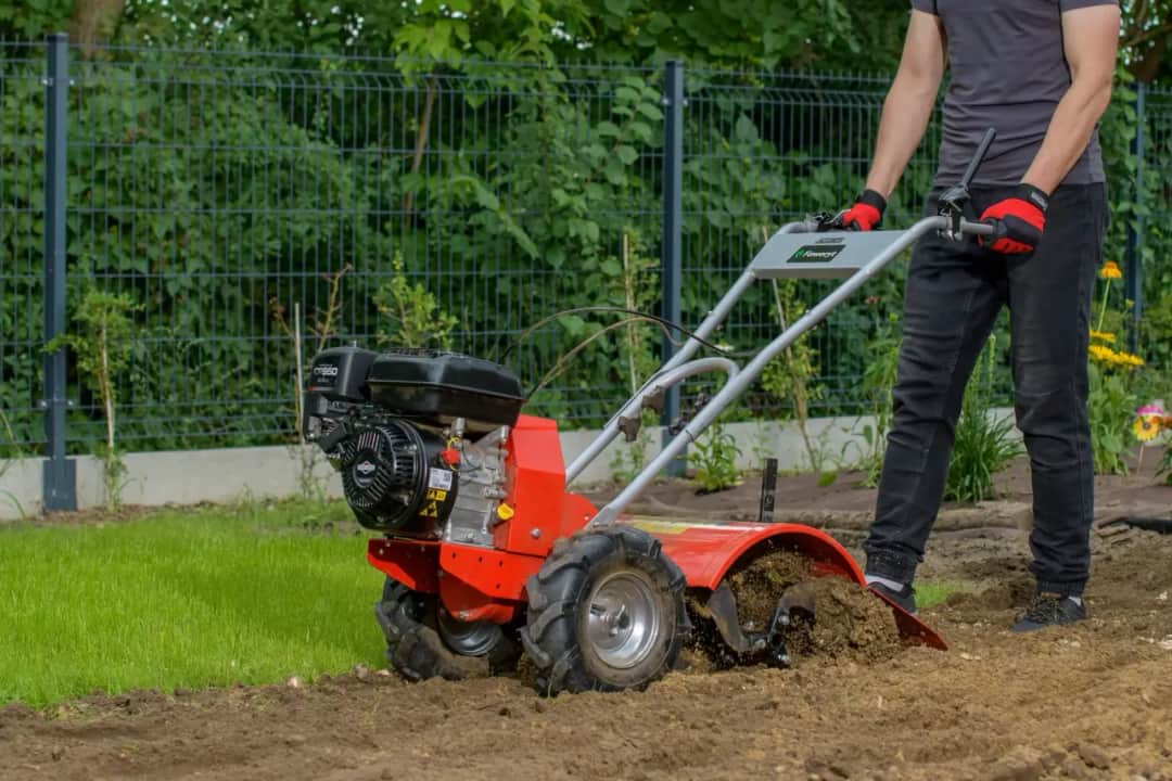 Glebogryzarka czy łopata? Wybierz mądrze dla swojego ogrodu