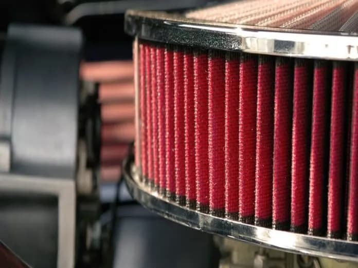 Jak działa sportowy filtr powietrza? Kluczowe funkcje i zalety