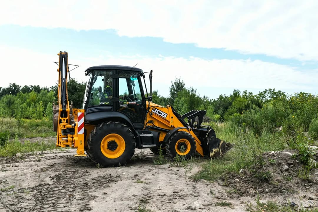 Uprawnienia na koparko-ładowarkę: Co możesz robić? Zakres klasy III