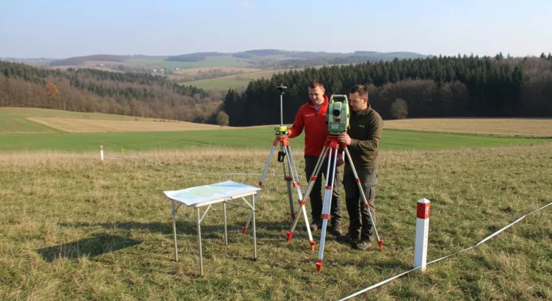 Ile kosztuje wytyczenie działki? Ceny, czynniki, porady