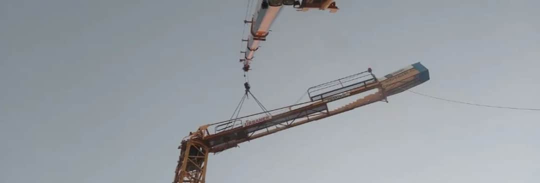 Dźwig czy żuraw: kluczowe różnice, które musisz znać