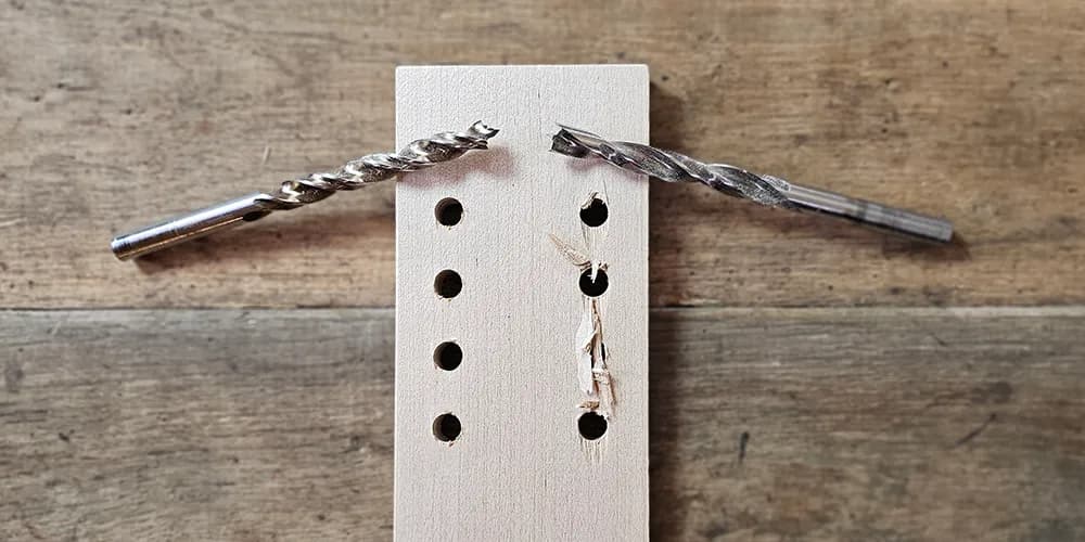 Jak zrobić otwór w drewnie bez wiertarki? Domowe sposoby