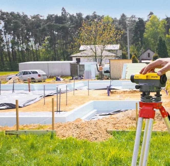 Geodeta – kim jest i jakie ma obowiązki w Twojej budowie?