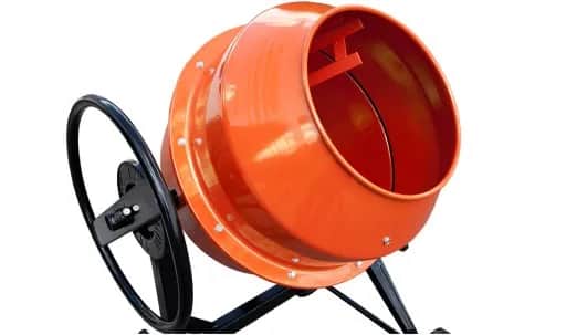 Jak wyczyścić betoniarkę skutecznie i uniknąć uszkodzeń sprzętu