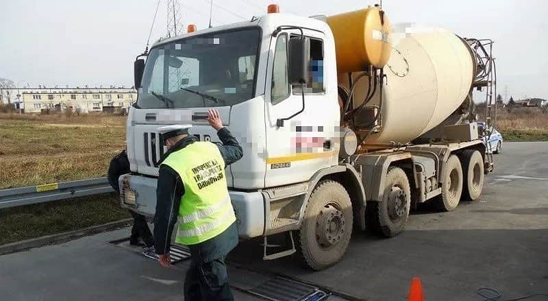 Waga betoniarki: Ile waży i jak to wpływa na transport?