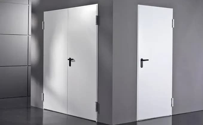 Jak wybrać drzwi wewnętrzne przeciwpożarowe: kompletny przegląd parametrów