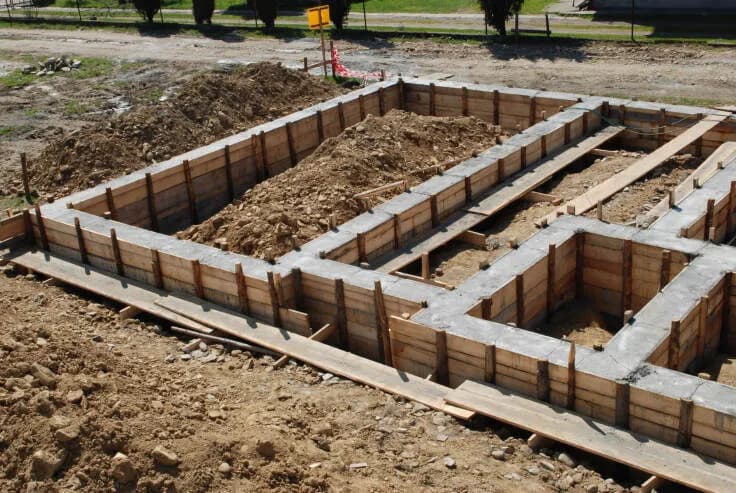 Materiały, które należy położyć na fundamenty domu - praktyczny poradnik