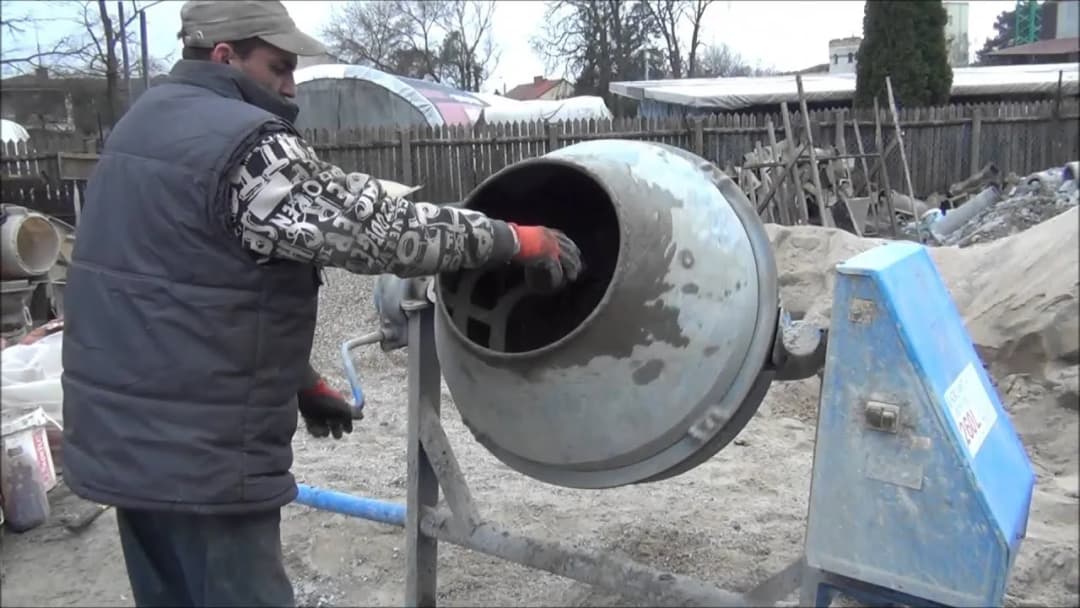 Jak zrobić beton B20 w betoniarce - uniknij najczęstszych błędów