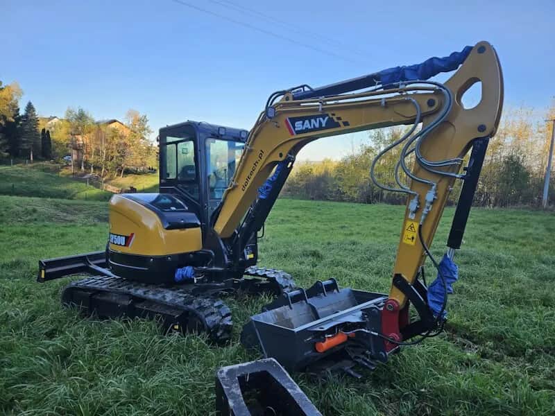 Ile kosztuje wynajem koparki bez operatora? Sprawdź ceny i oszczędności