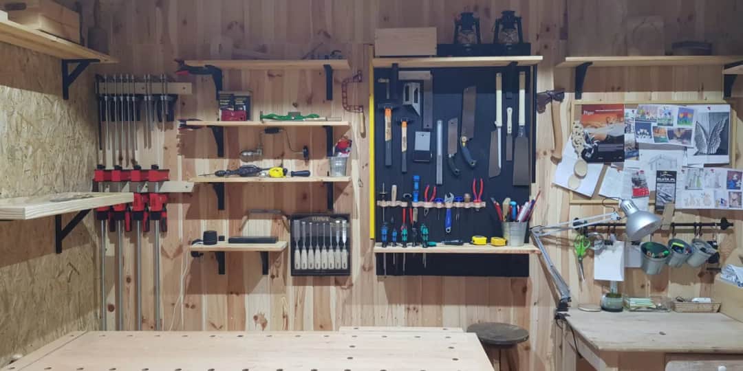 Stolik pod imadło: wybierz idealny model do swojego warsztatu