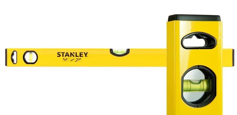 Jakie płyn jest w poziomicy i dlaczego ma to znaczenie dla pomiarów