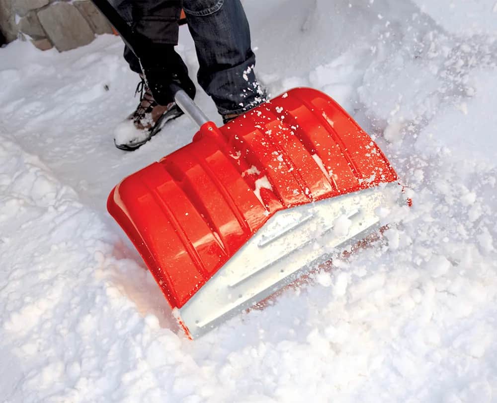 Szpadel czy łopata – poznaj kluczowe różnice i wybierz mądrze