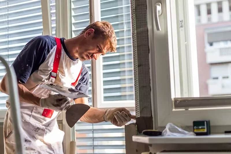 Jak nakładać kit na okna - uniknij najczęstszych błędów i zyskaj trwałość