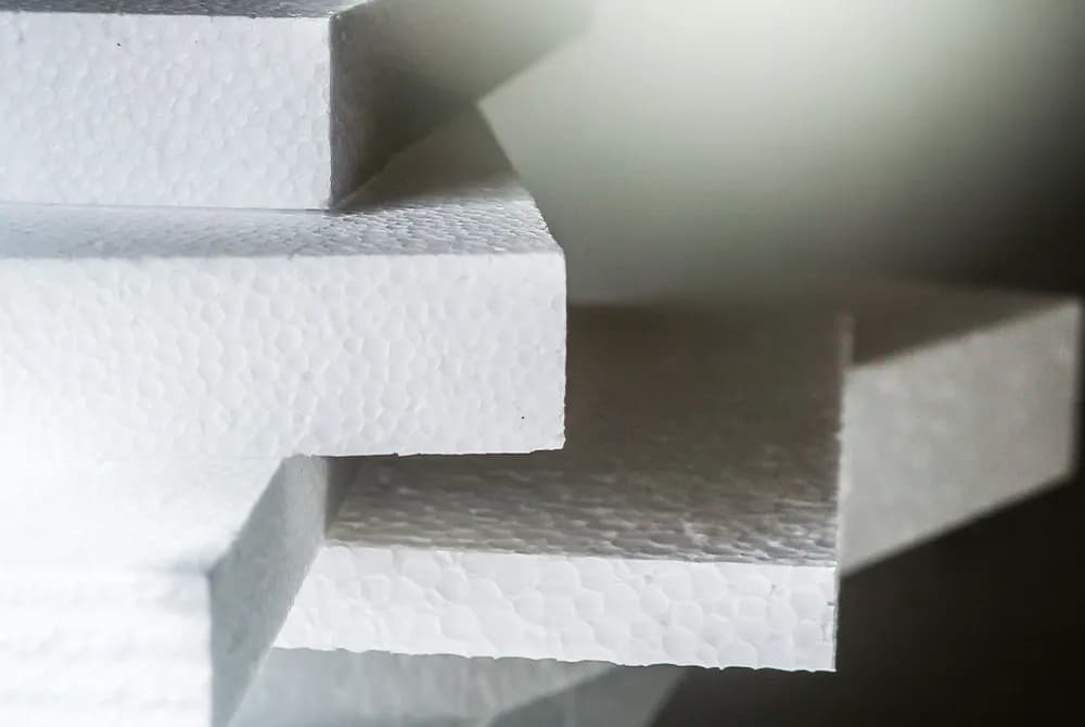 Jaką grubość styropianu na fundament wybrać, aby uniknąć błędów?